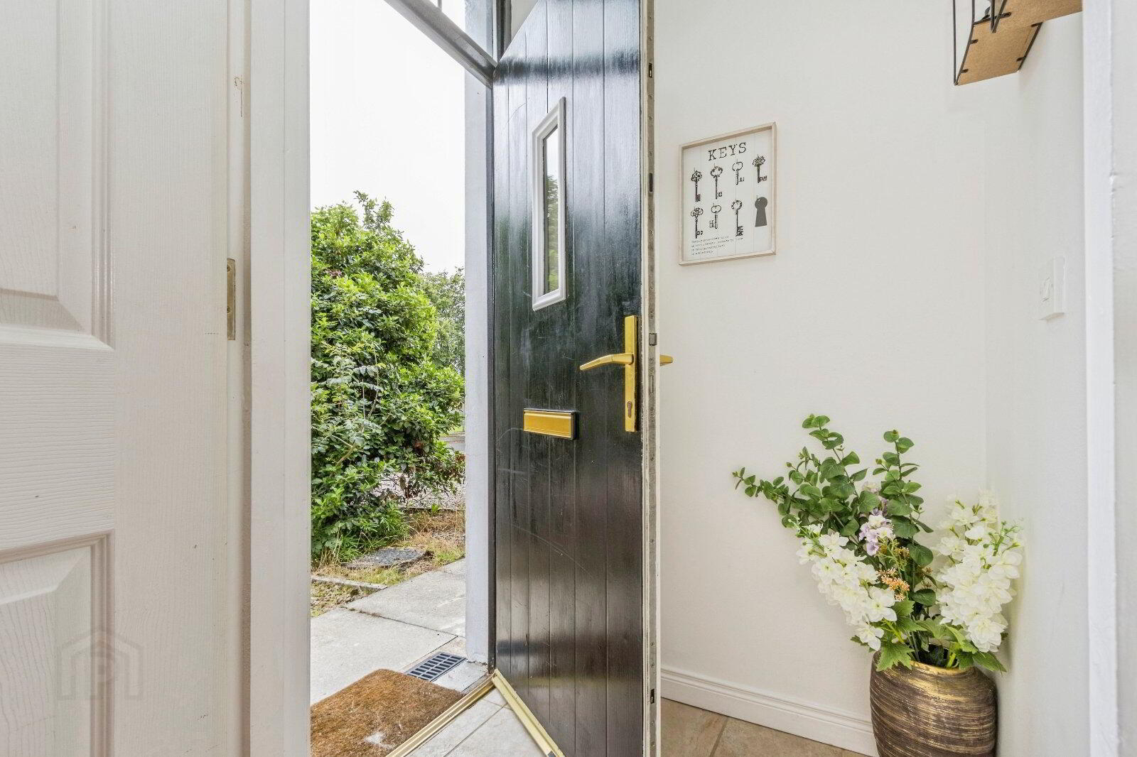 218 Glenwood Court 2 of 12