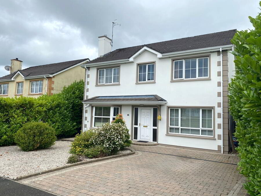 3 Lawnsdale 1 of 25