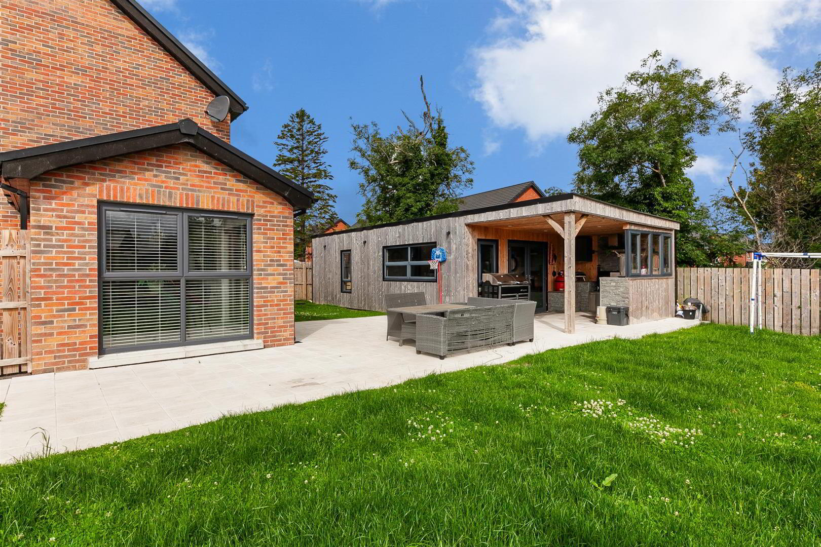 32 Cottonmill Green 25 of 30