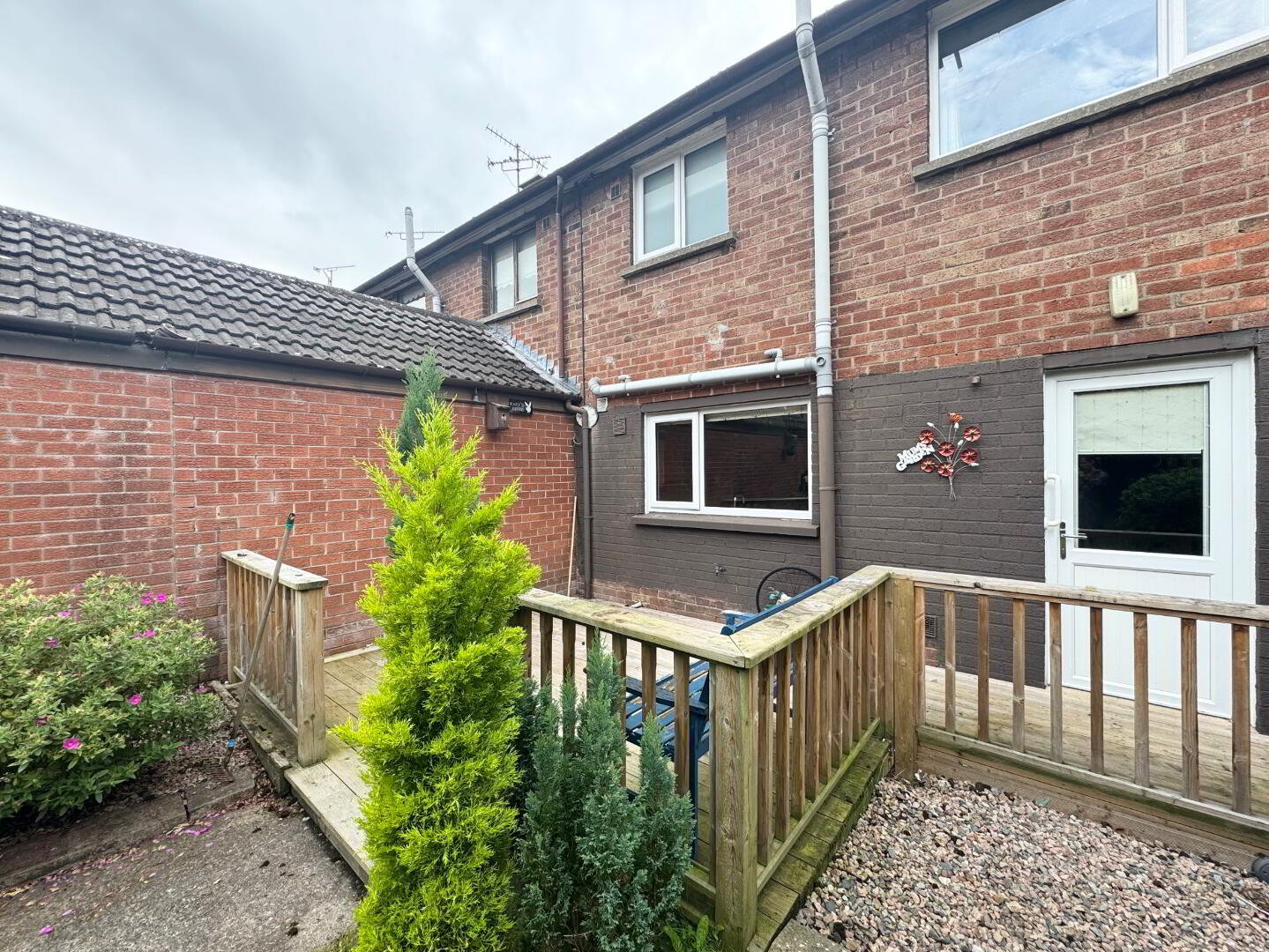 10 Dalton Park 18 of 18