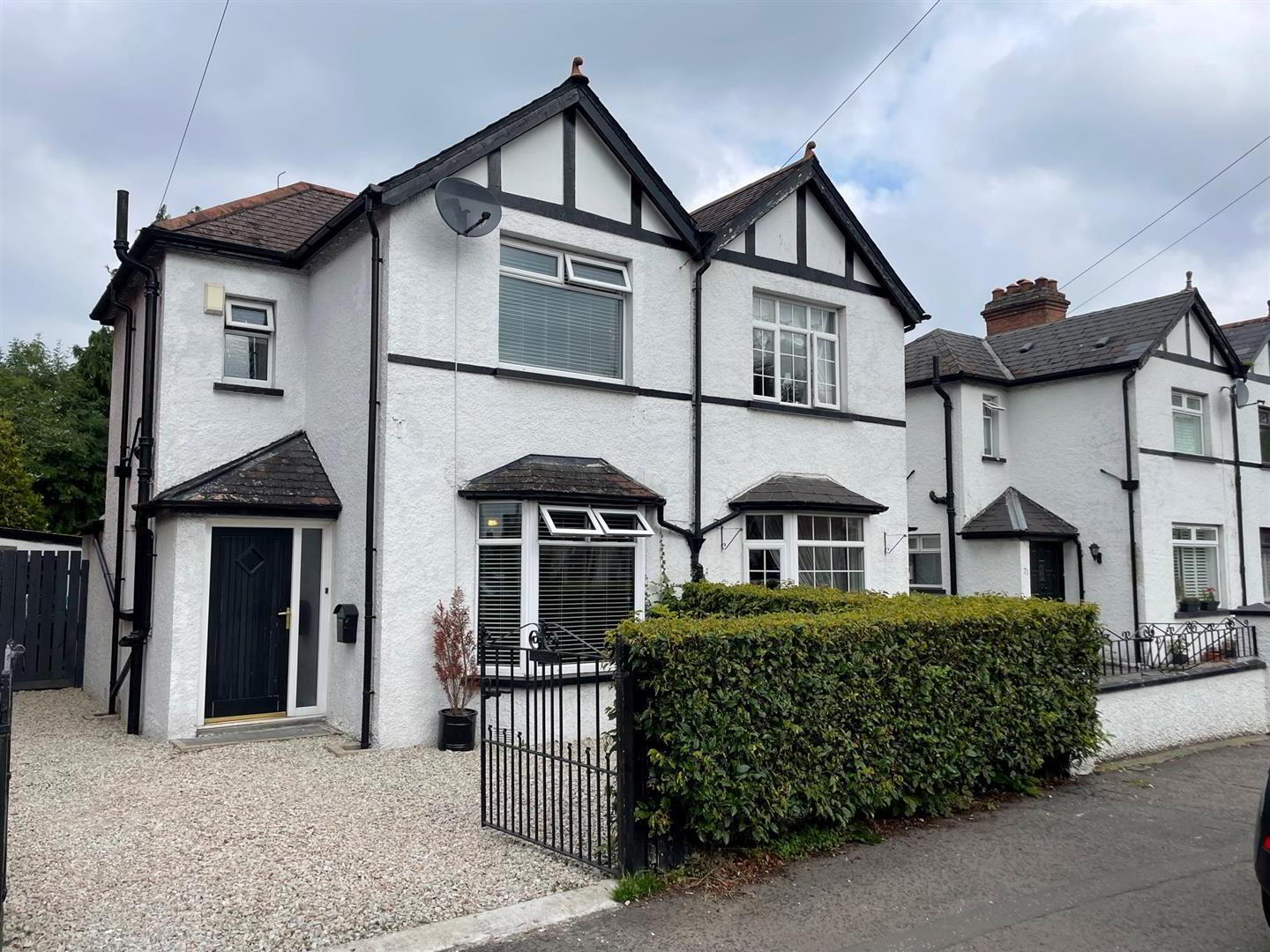 75 Upper Lisburn Road 1 of 17