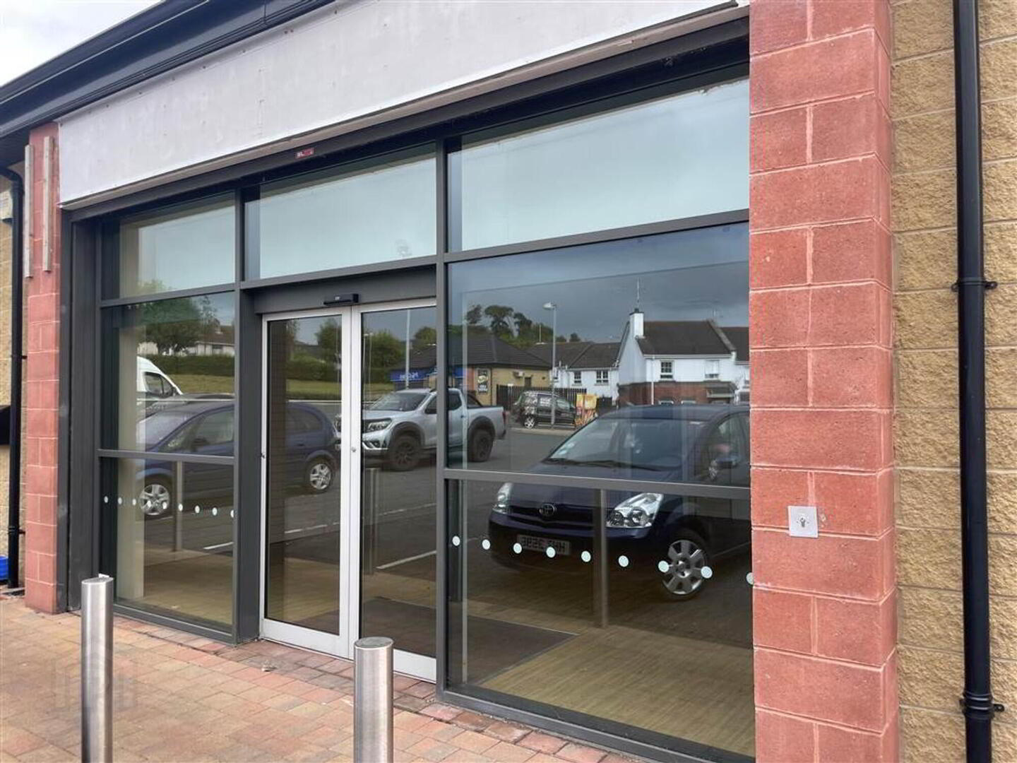 Unit 3, 87 Westland Road 2 of 5