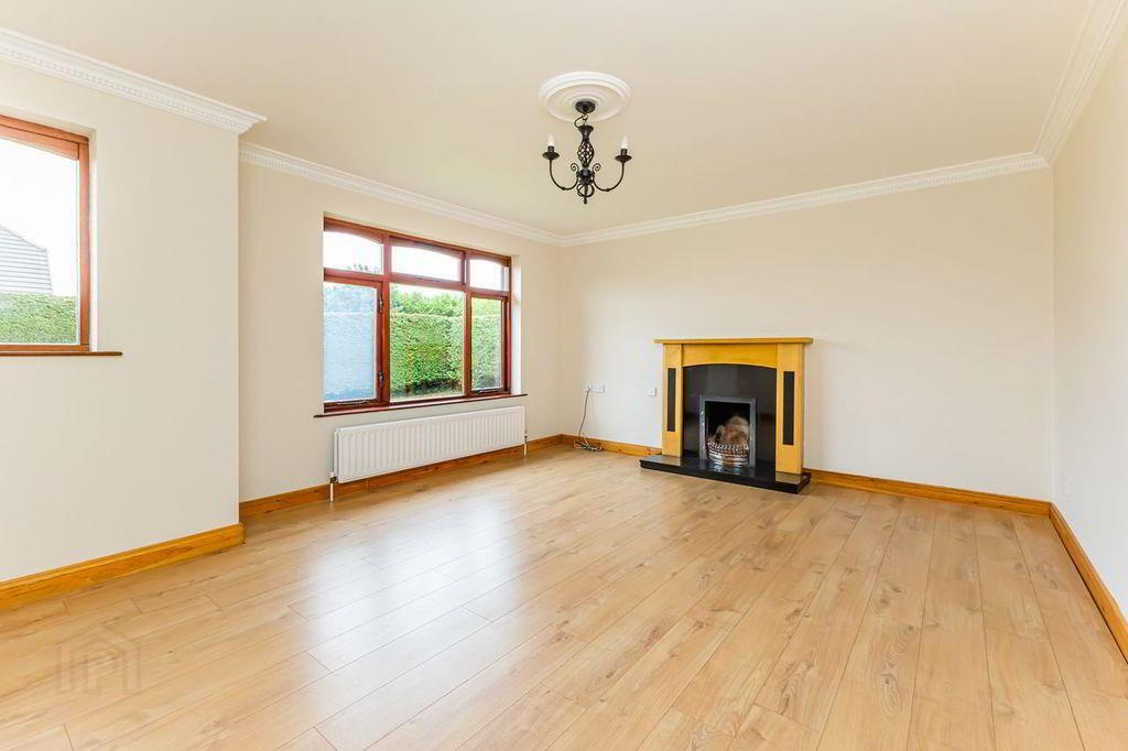 1 Hazelbrook 6 of 24