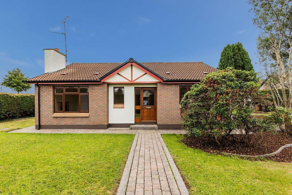 1 Hazelbrook 2 of 24