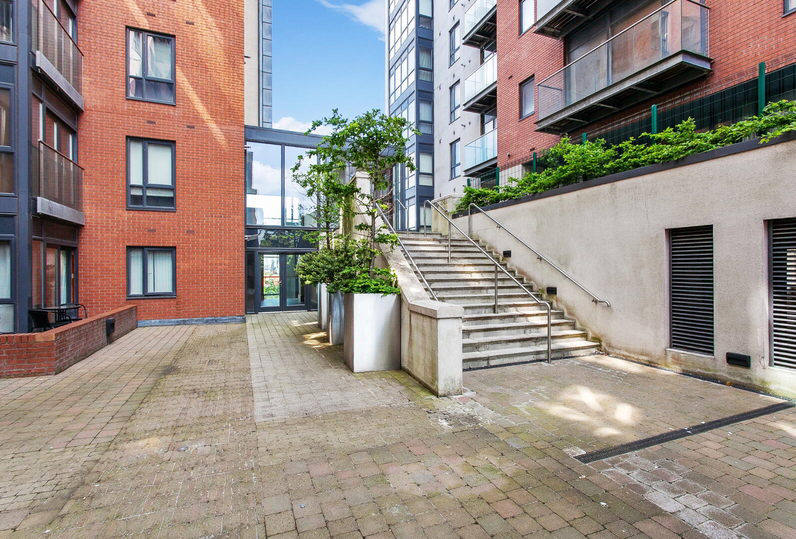 101 James Clow Building, 15 Princes Dock 2 of 19
