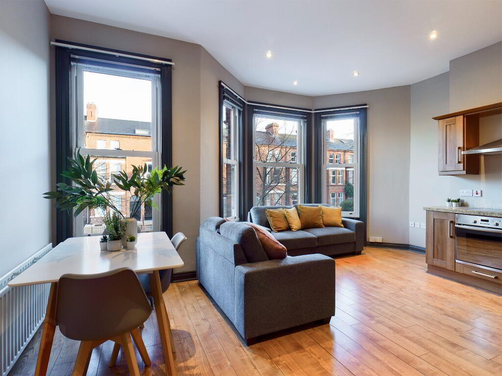 3.2 Eglantine Avenue 3 of 12