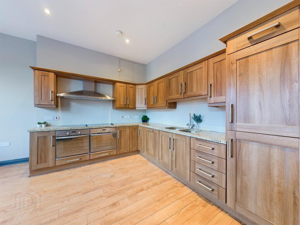 3.2 Eglantine Avenue 2 of 12