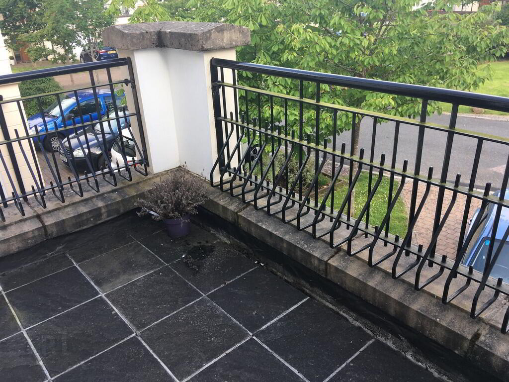 35 Upper Courtyard 11 of 13