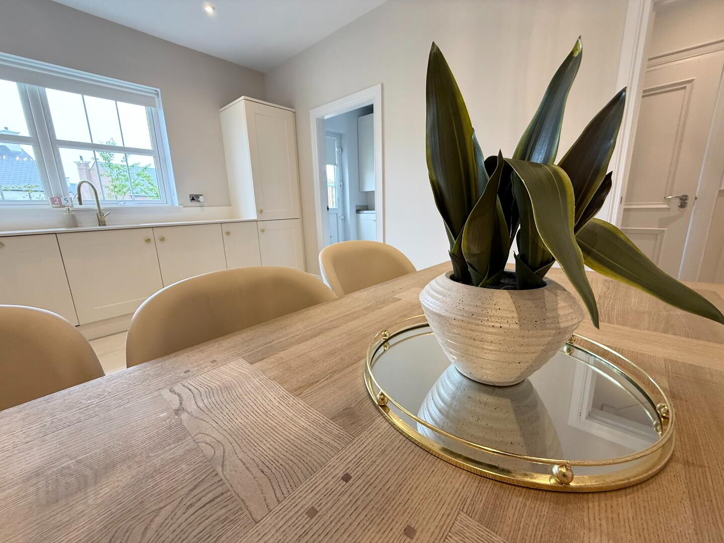 6 Deanery Gardens 10 of 36