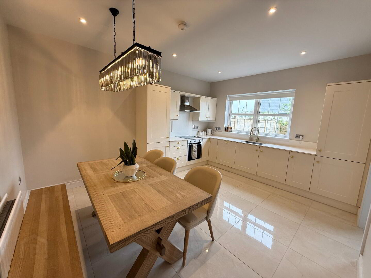 6 Deanery Gardens 8 of 36