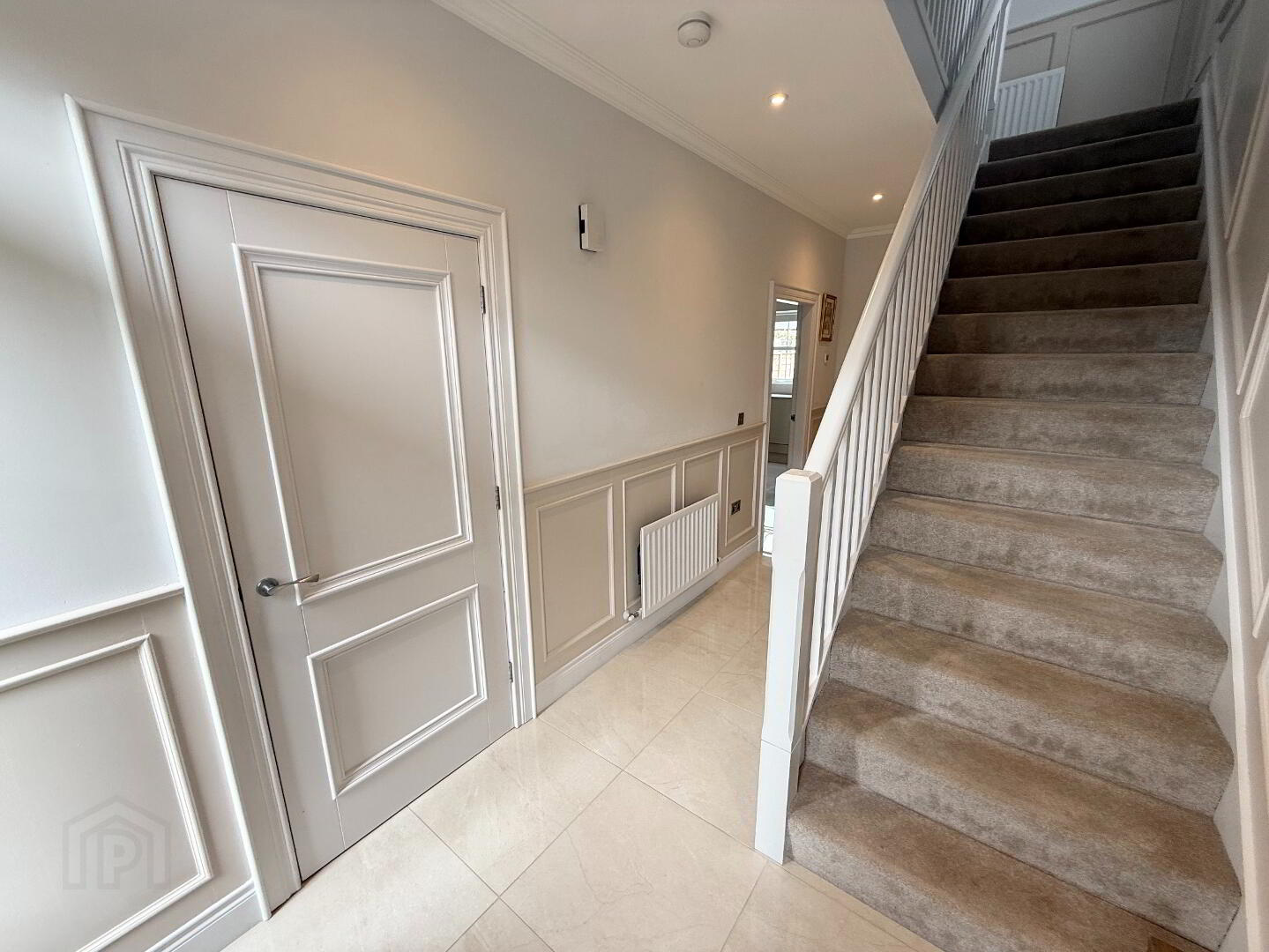 6 Deanery Gardens 5 of 36