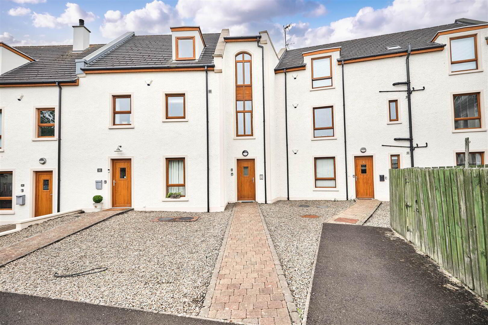 10 Flowerfield Court 1 of 29