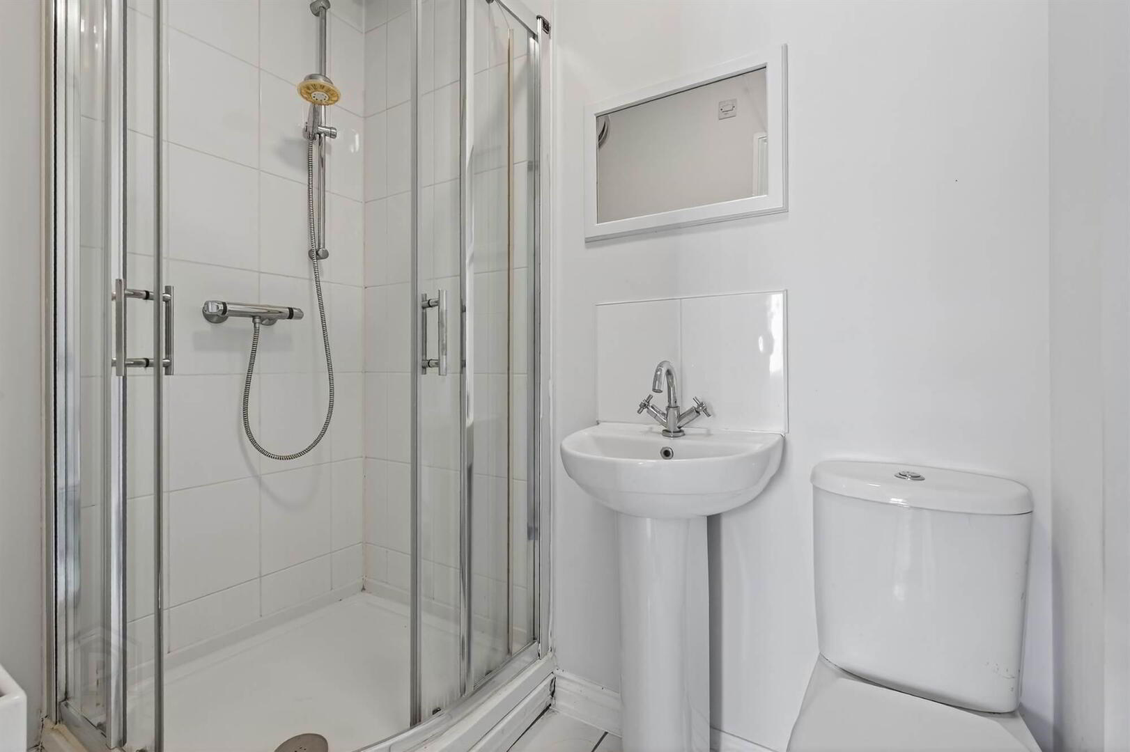 304 Saint Anne's Square , Albert Court, 7 Edward Street 13 of 16