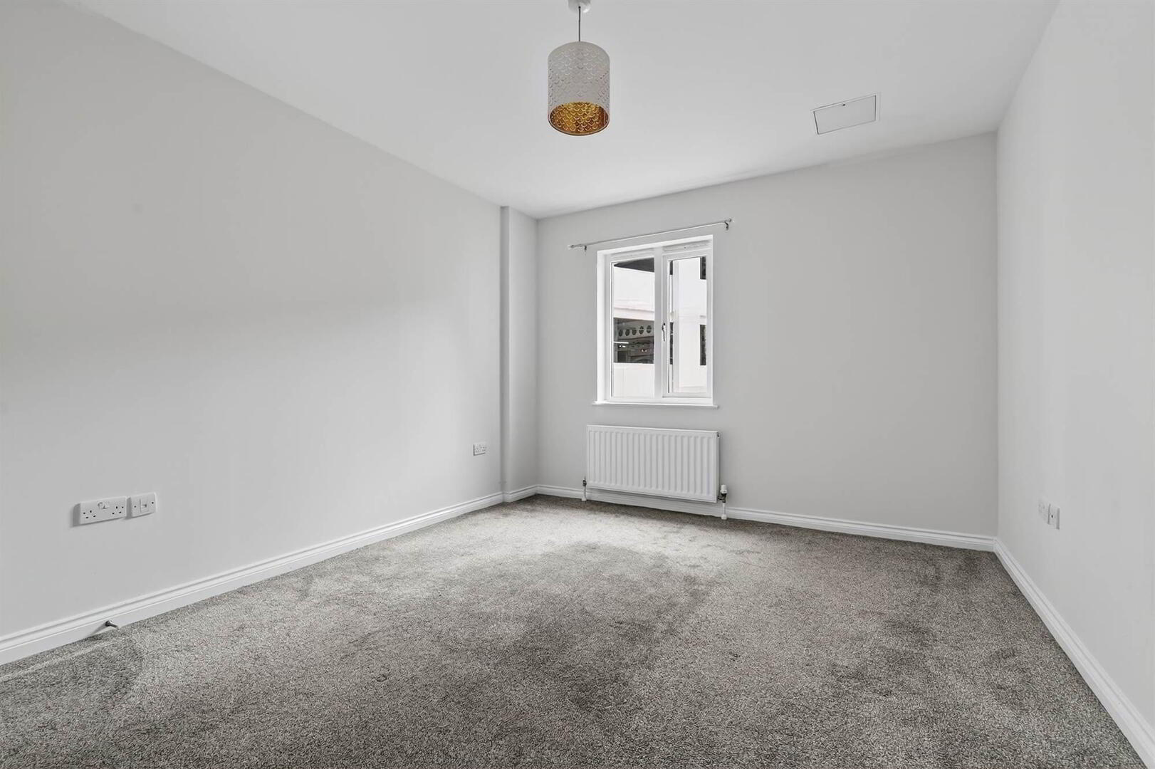 304 Saint Anne's Square , Albert Court, 7 Edward Street 14 of 16