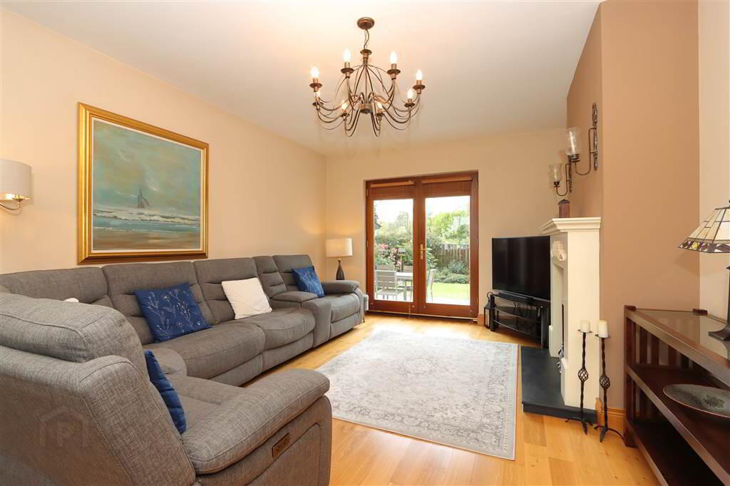16 Hazelwood Lane 8 of 37