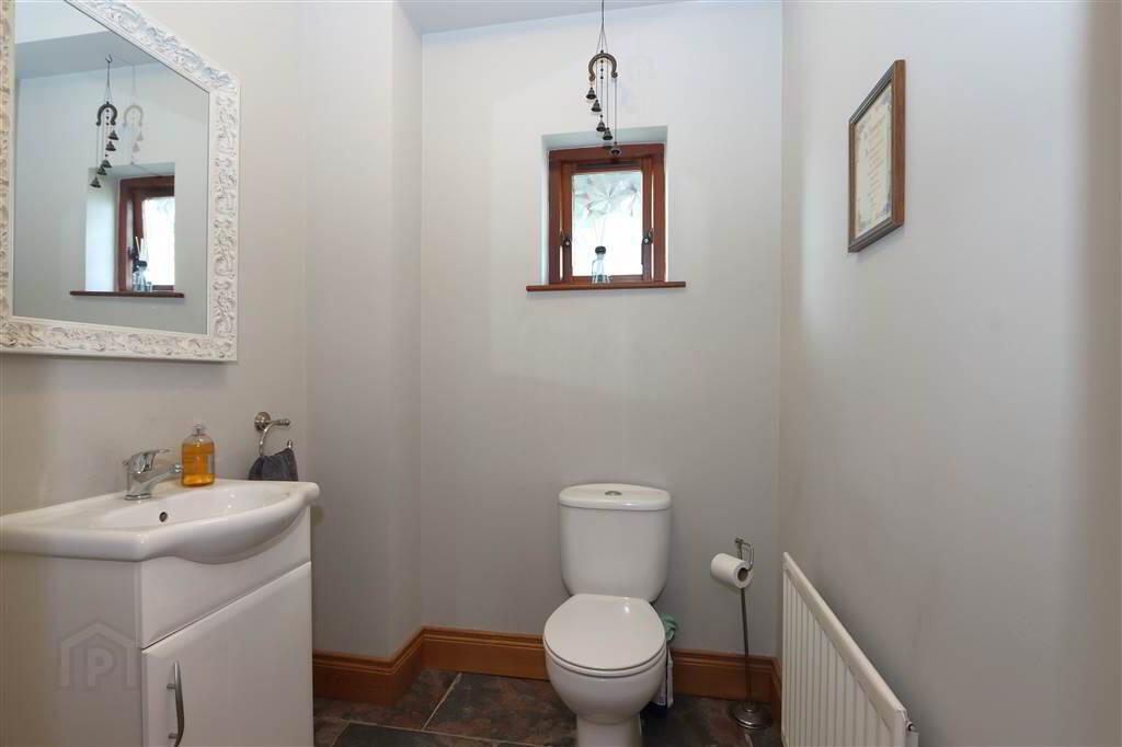 16 Hazelwood Lane 5 of 37