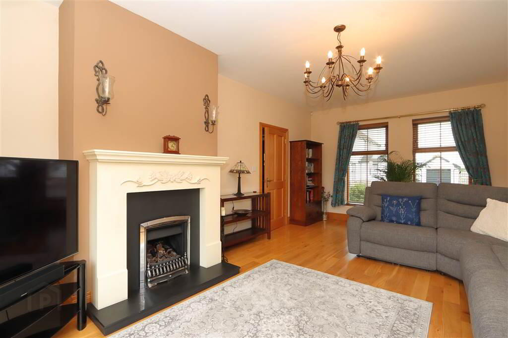 16 Hazelwood Lane 10 of 37