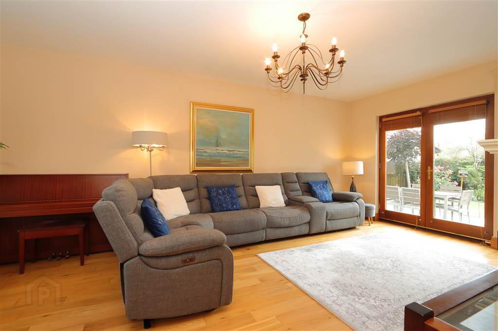 16 Hazelwood Lane 7 of 37