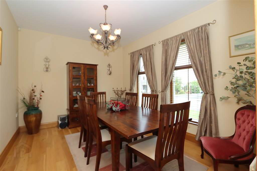 16 Hazelwood Lane 11 of 37