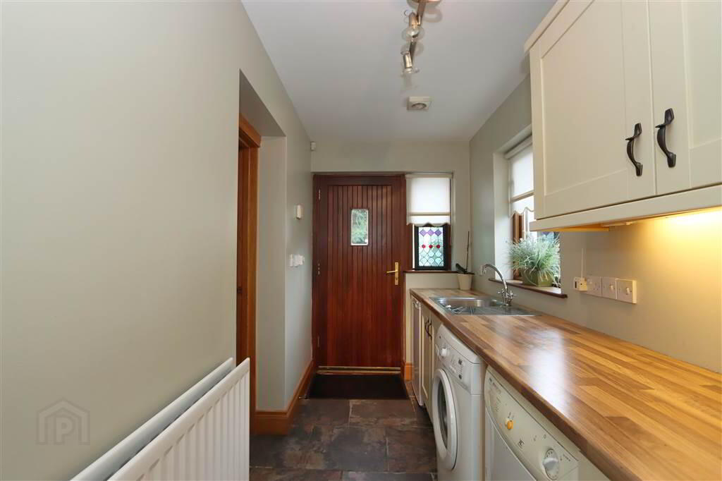 16 Hazelwood Lane 21 of 37