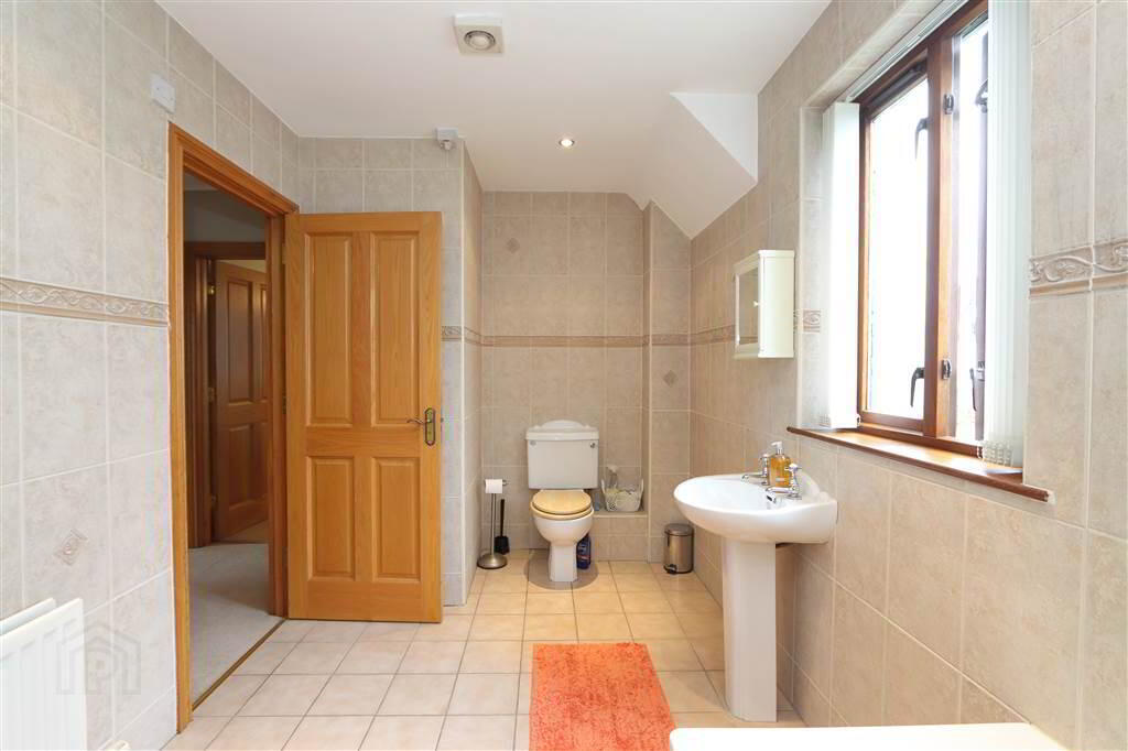 16 Hazelwood Lane 30 of 37