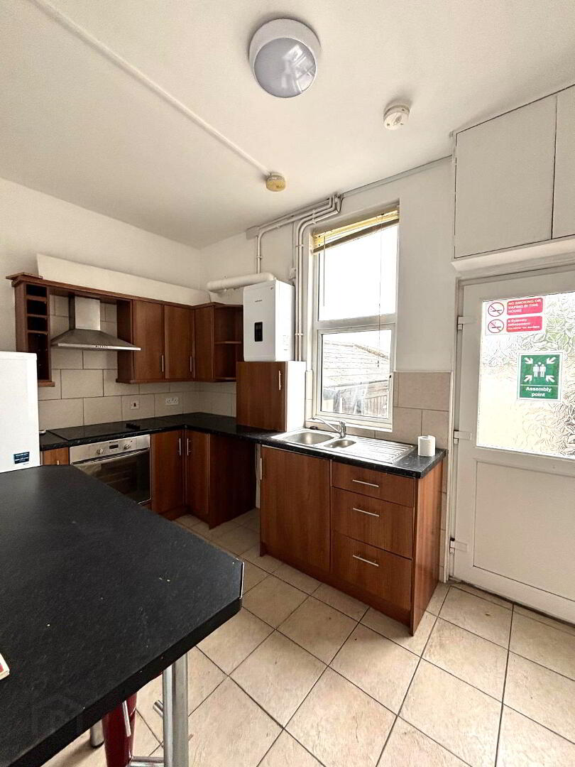 72 Brownlow Street 4 of 7