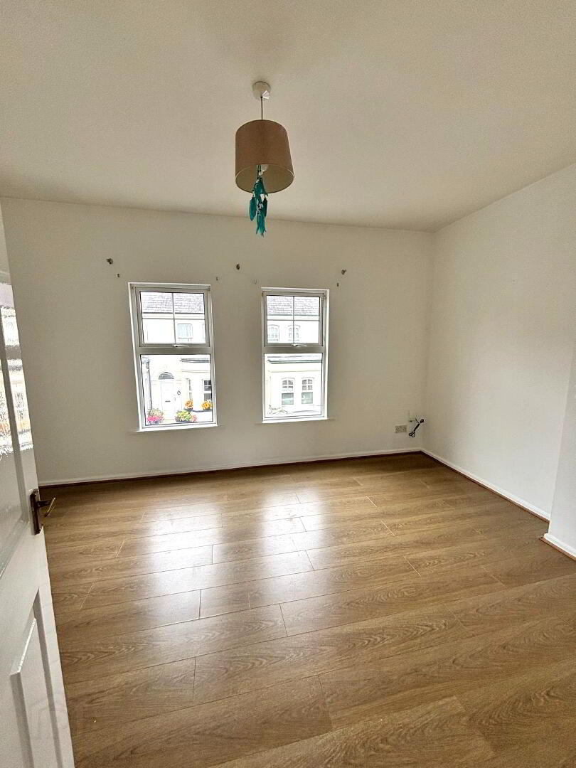 72 Brownlow Street 5 of 7