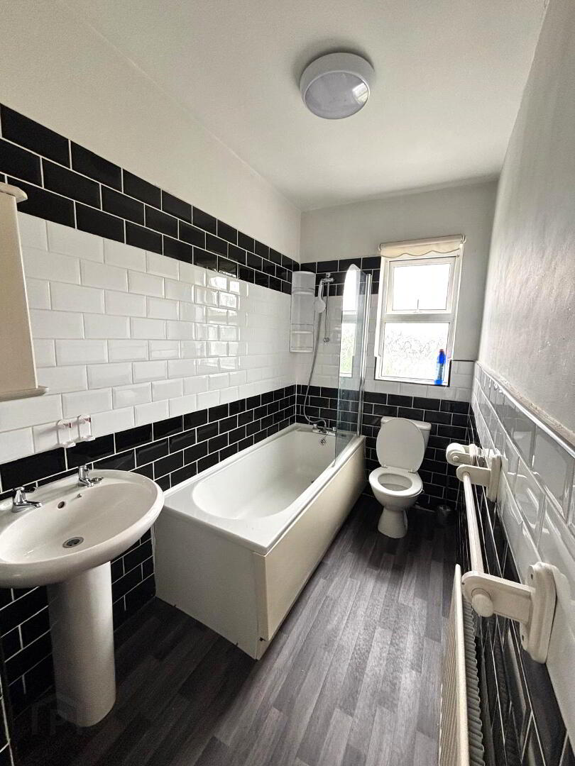 72 Brownlow Street 7 of 7