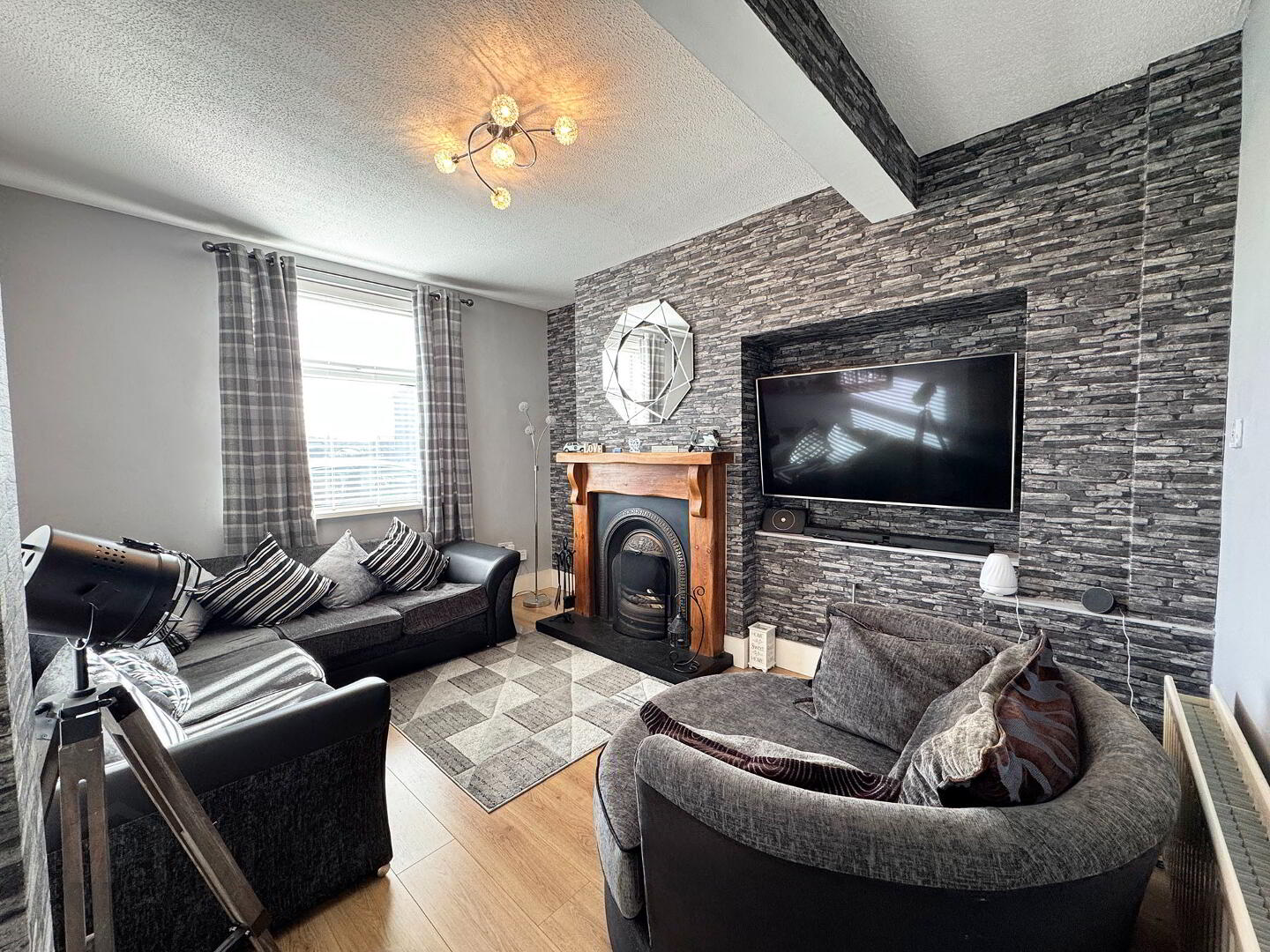 23 Edenderry Gardens 2 of 18