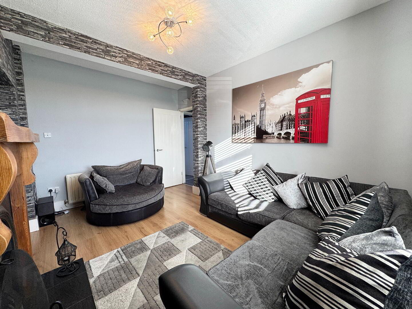 23 Edenderry Gardens 4 of 18
