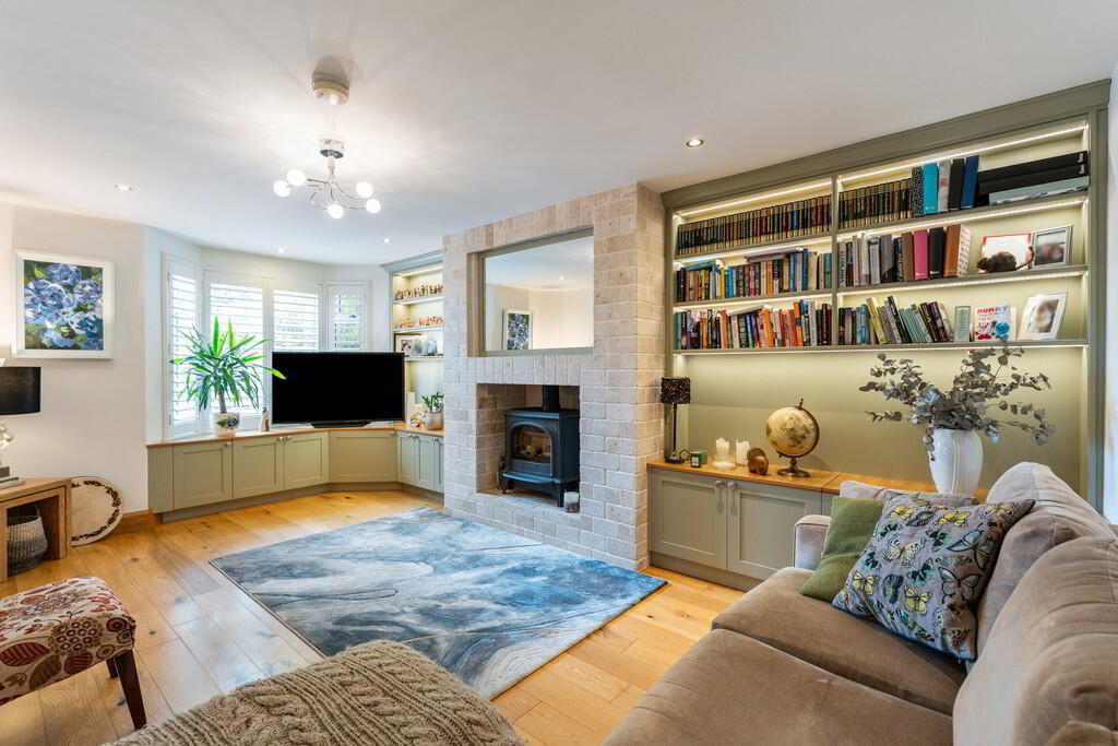242 Malone Road 3 of 33