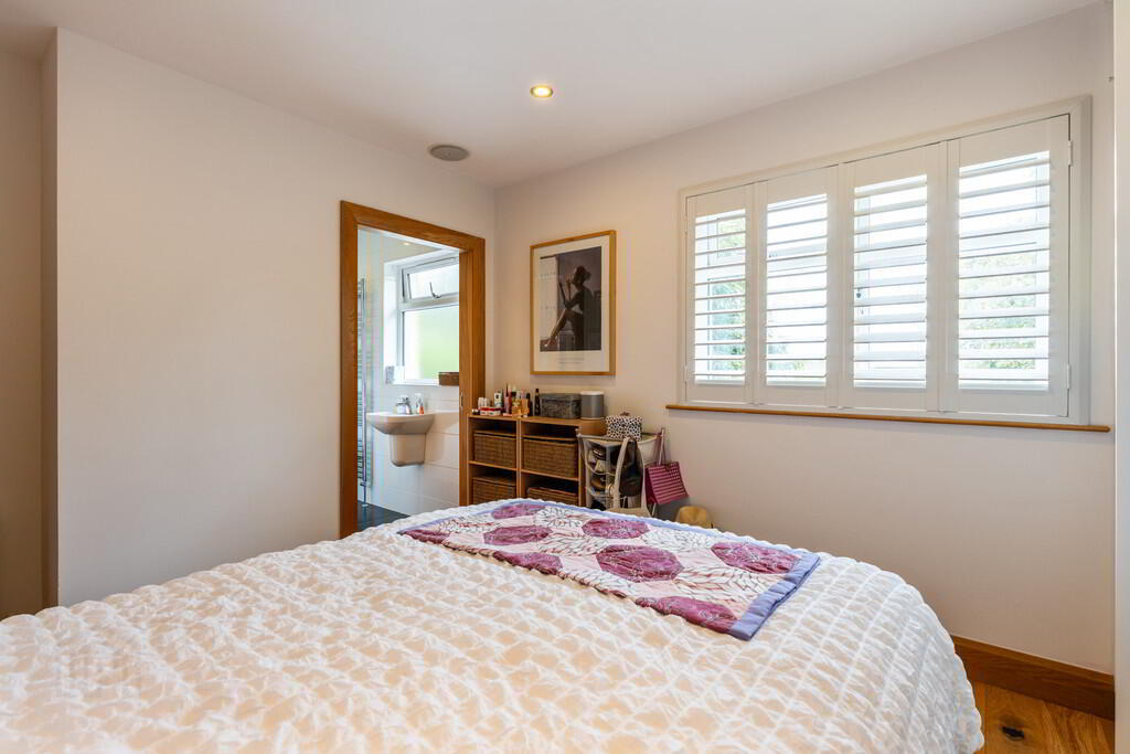 242 Malone Road 18 of 33