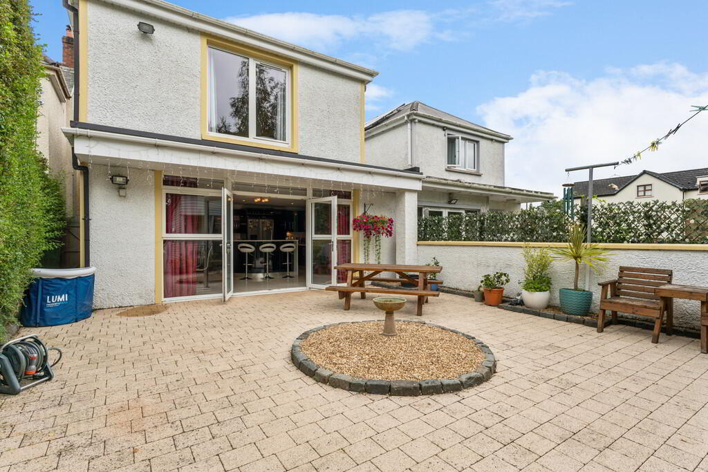 242 Malone Road 27 of 33
