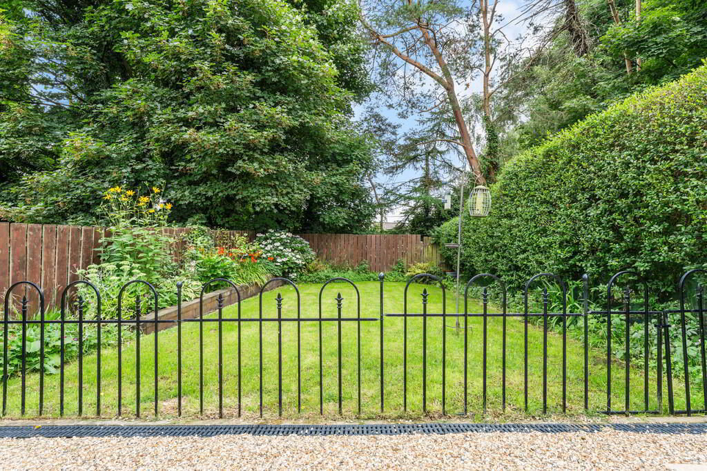 242 Malone Road 31 of 33