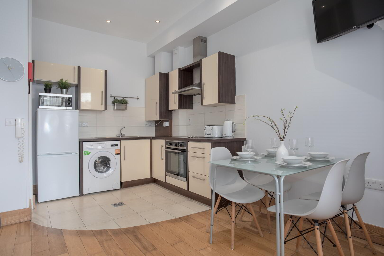 Unit A, 68 Cromwell Road 16 of 43