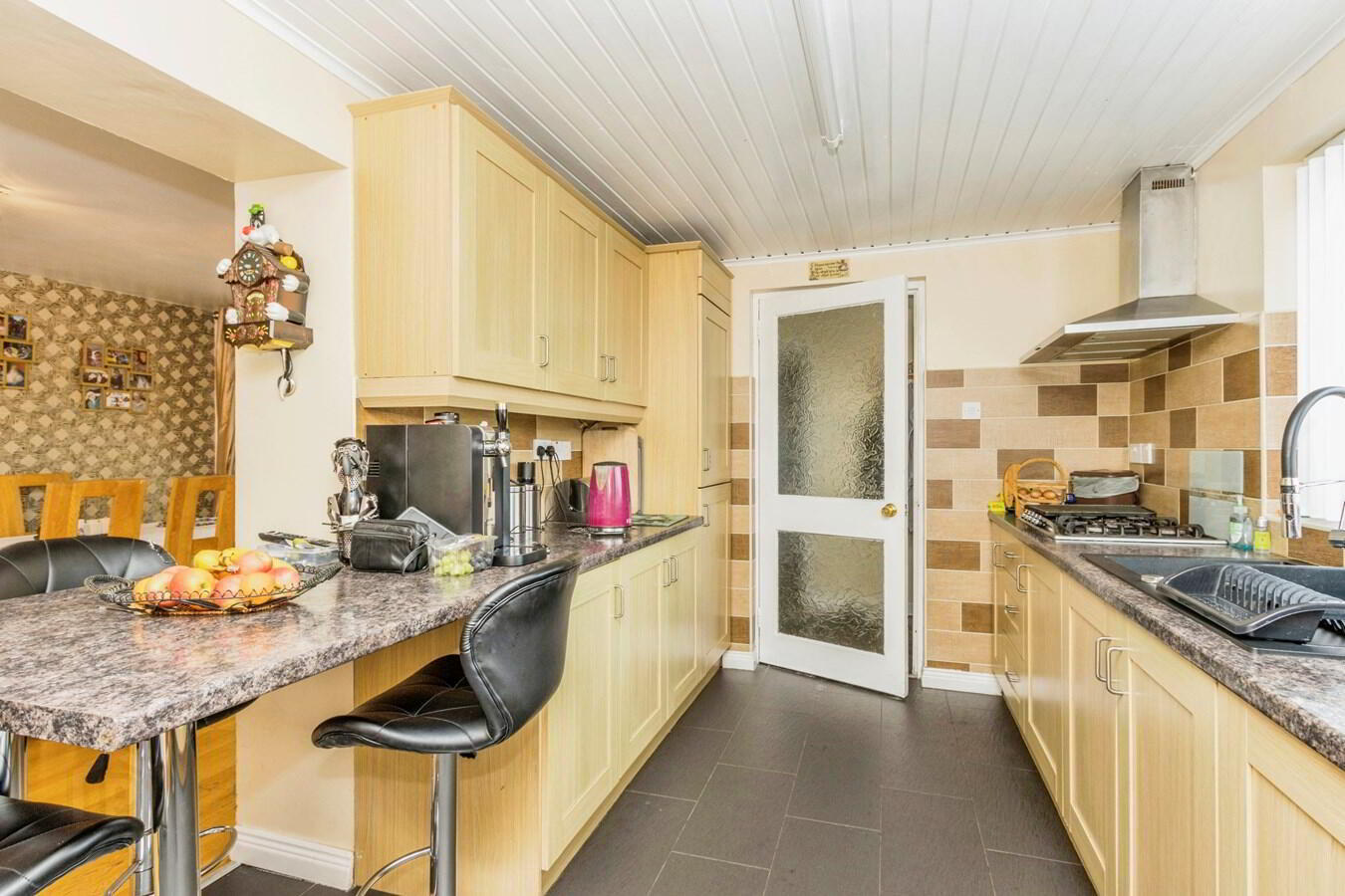147 Curran Road 9 of 20