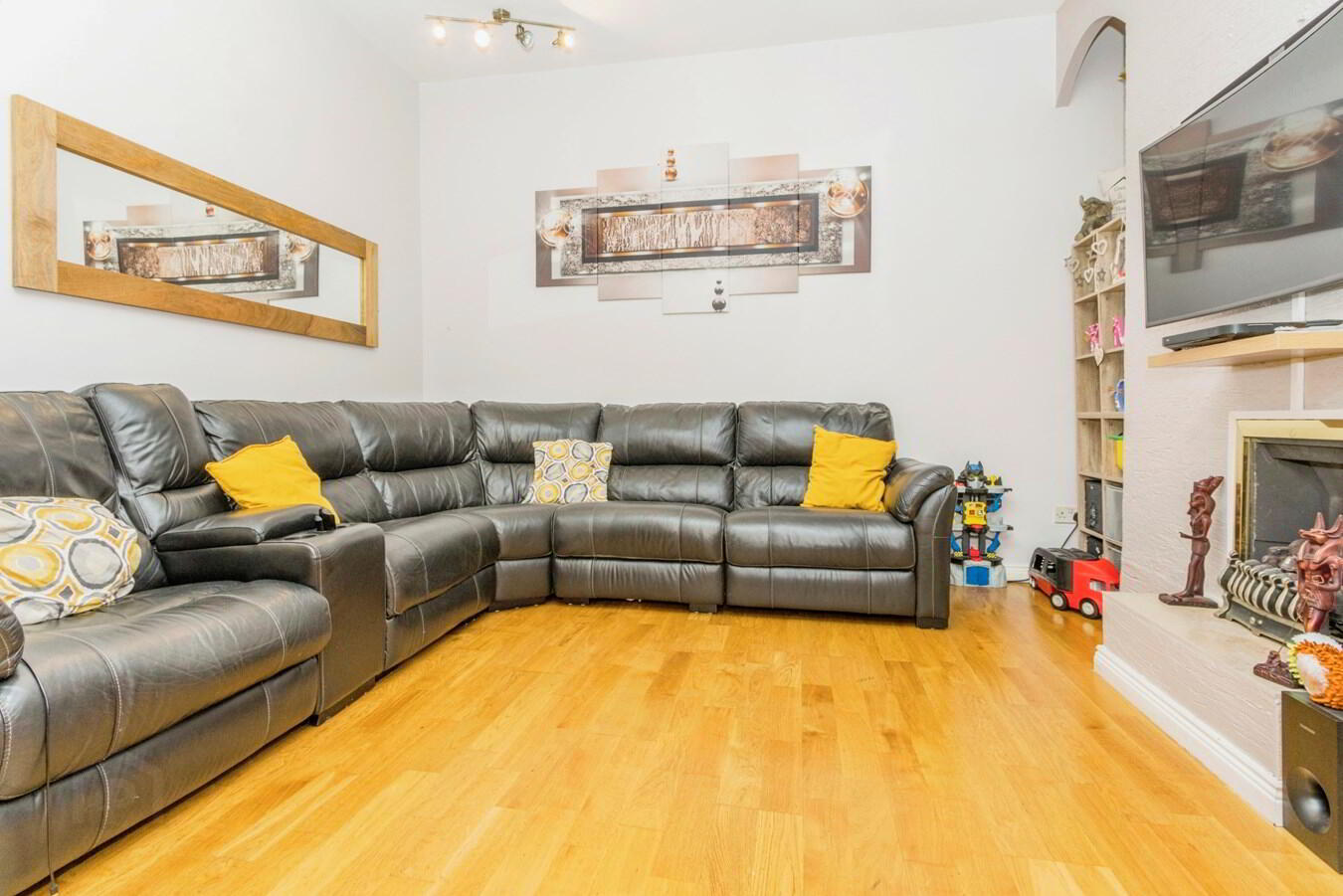 147 Curran Road 4 of 20