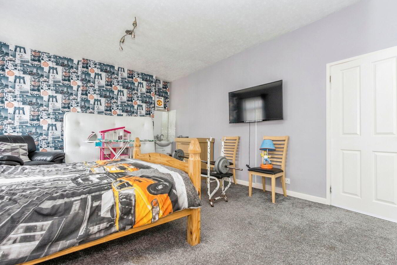 147 Curran Road 13 of 20