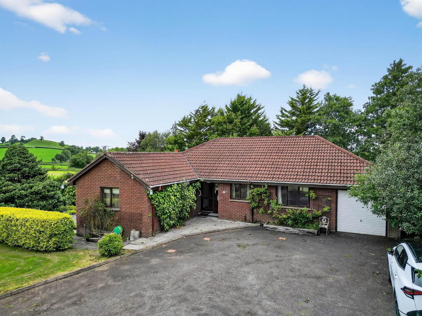 3 Hillside Road 1 of 46