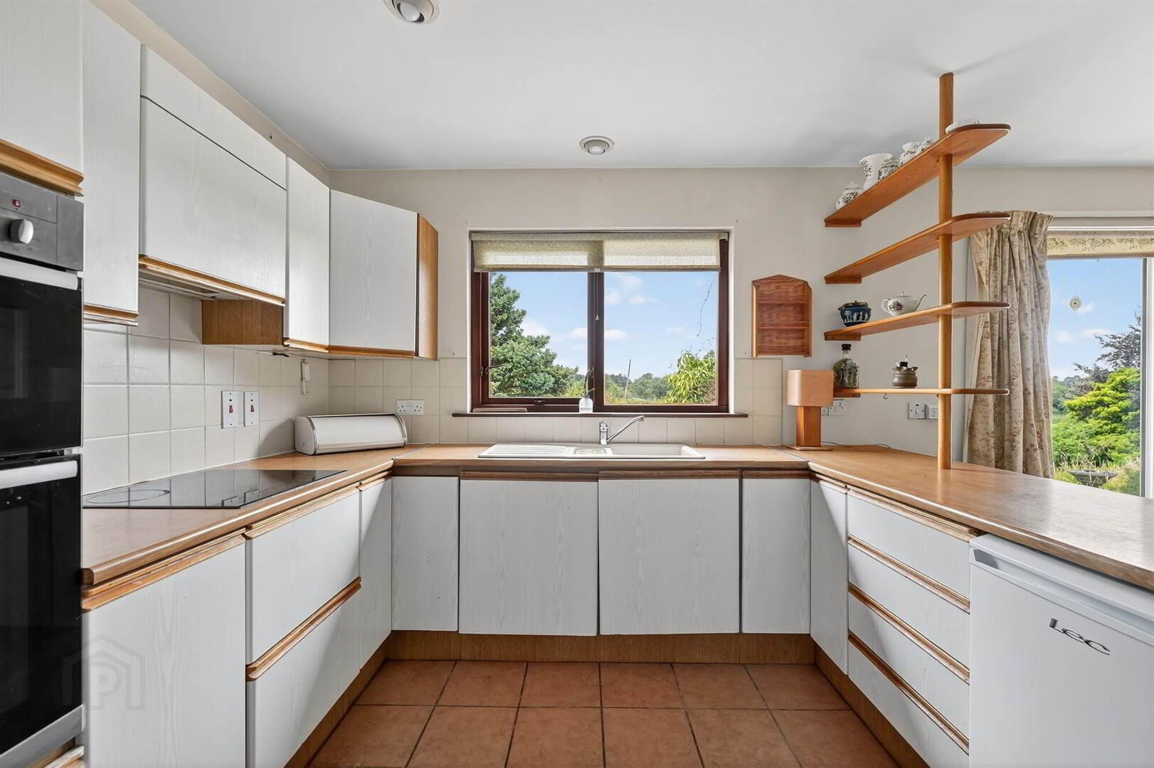 3 Hillside Road 14 of 46