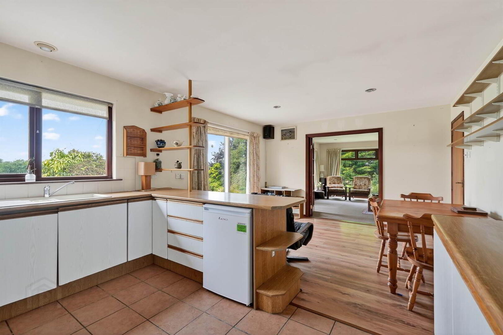 3 Hillside Road 16 of 46