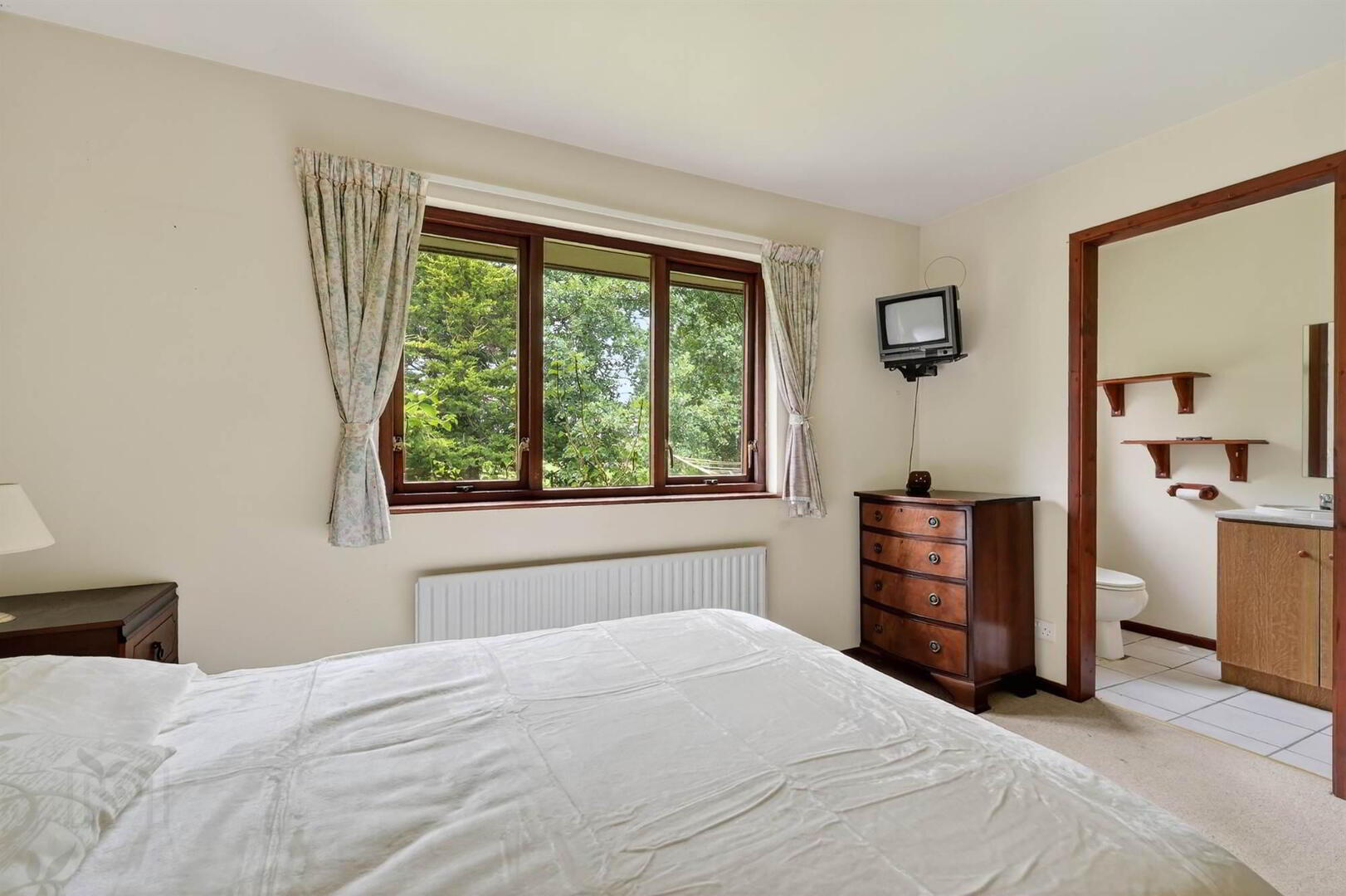 3 Hillside Road 21 of 46