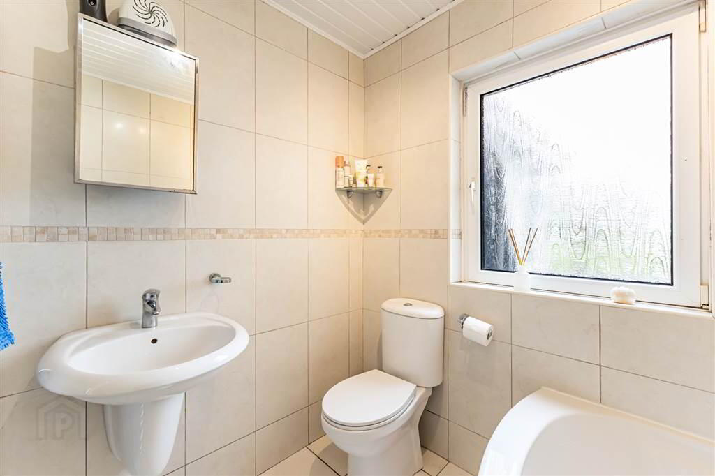 251 Hillhall Road 26 of 57