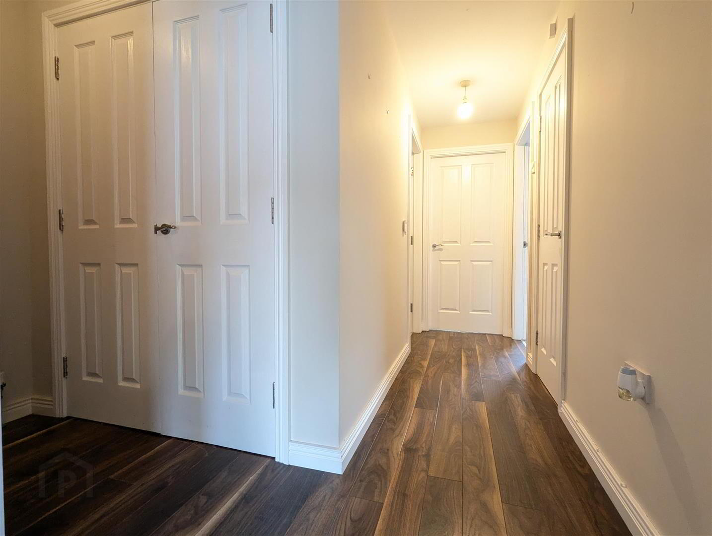 31 Brooklands Grove 6 of 13