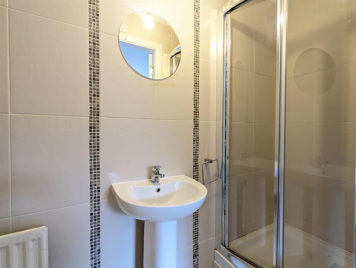 31 Brooklands Grove 9 of 13