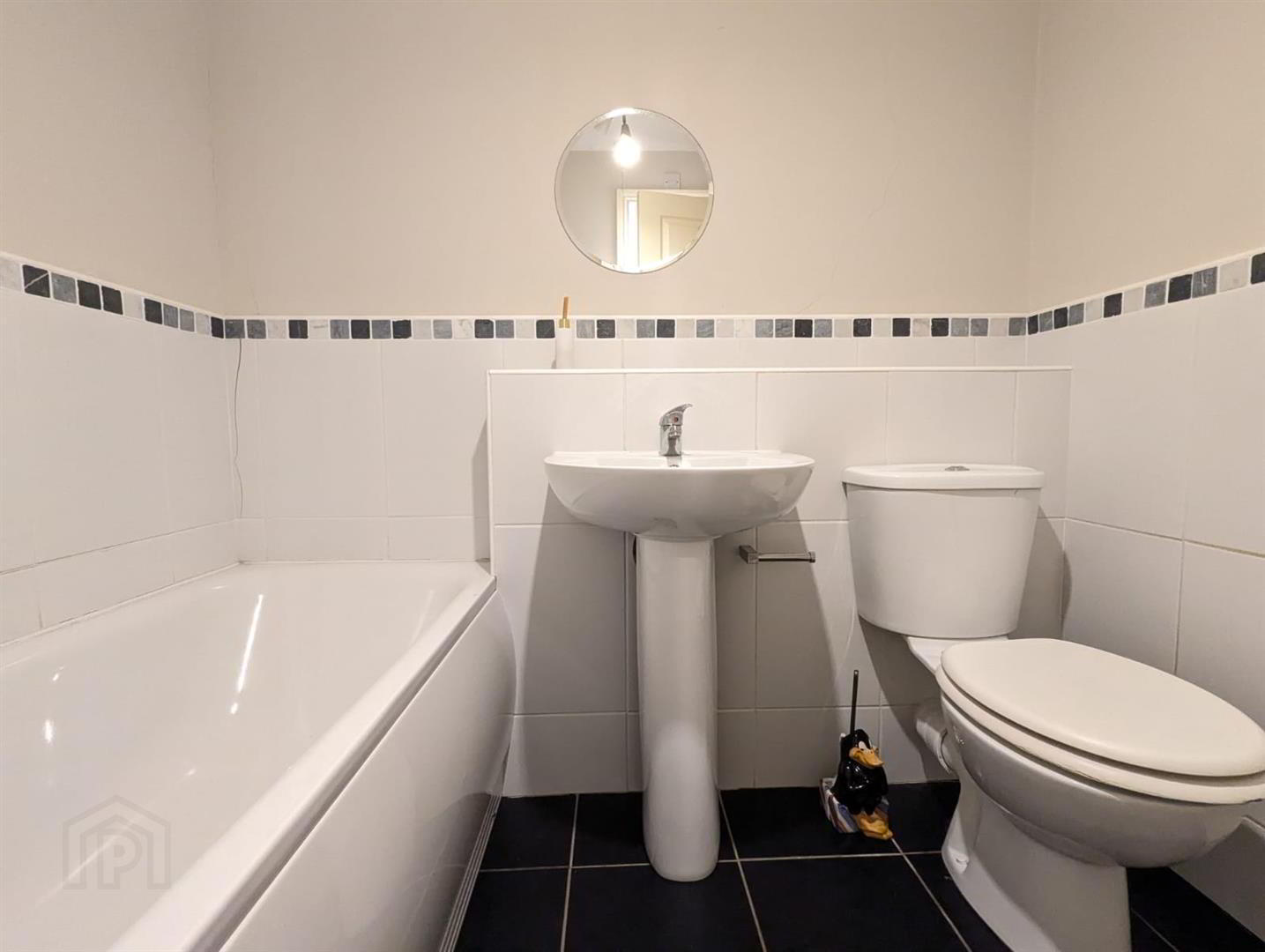 31 Brooklands Grove 13 of 13