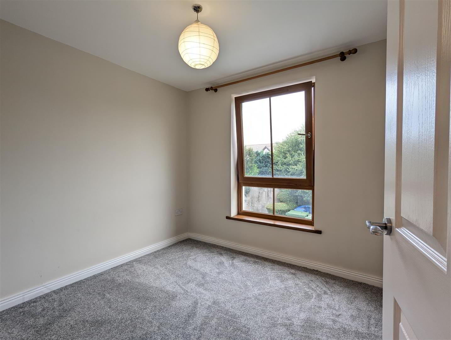 31 Brooklands Grove 11 of 13