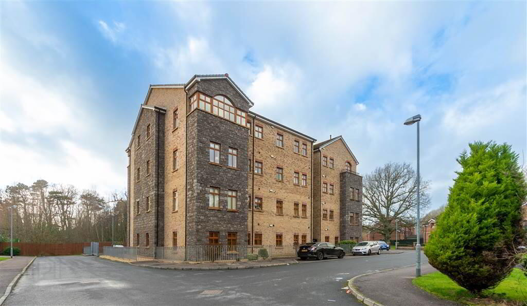 Apt 13, Old Golf Course Park 1 of 16
