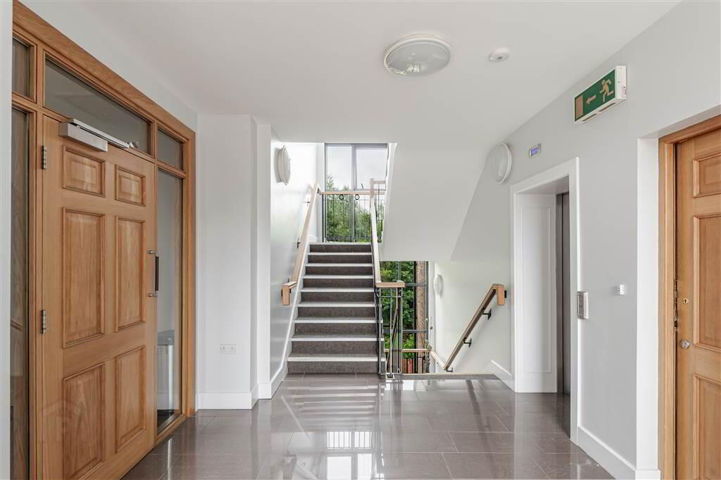 Apt 13, Old Golf Course Park 3 of 16