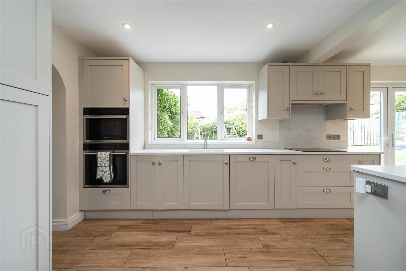 6 Baronscourt Gardens 13 of 39